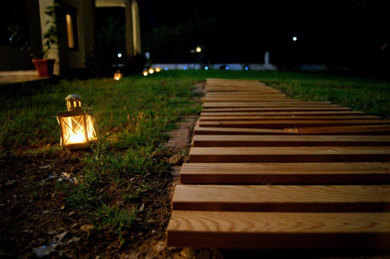 Simplicity At Iris Accommodation Psakoudia Phòng bức ảnh