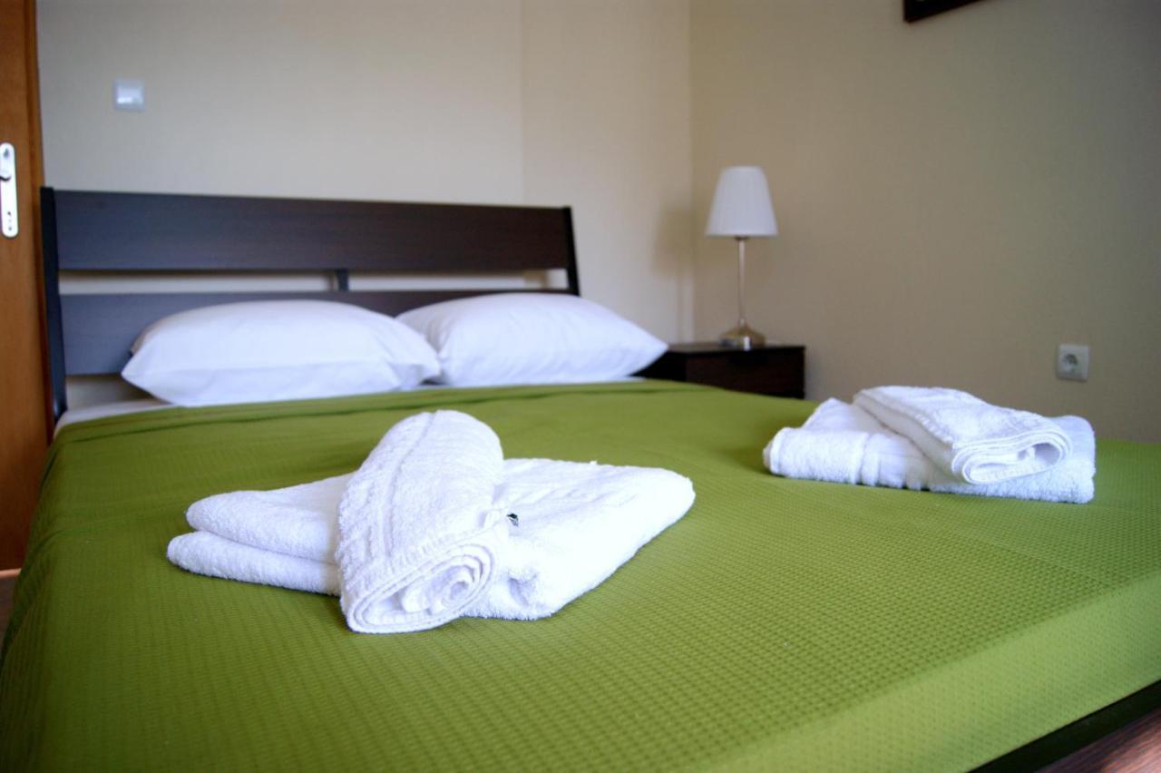Simplicity At Iris Accommodation Psakoudia Phòng bức ảnh