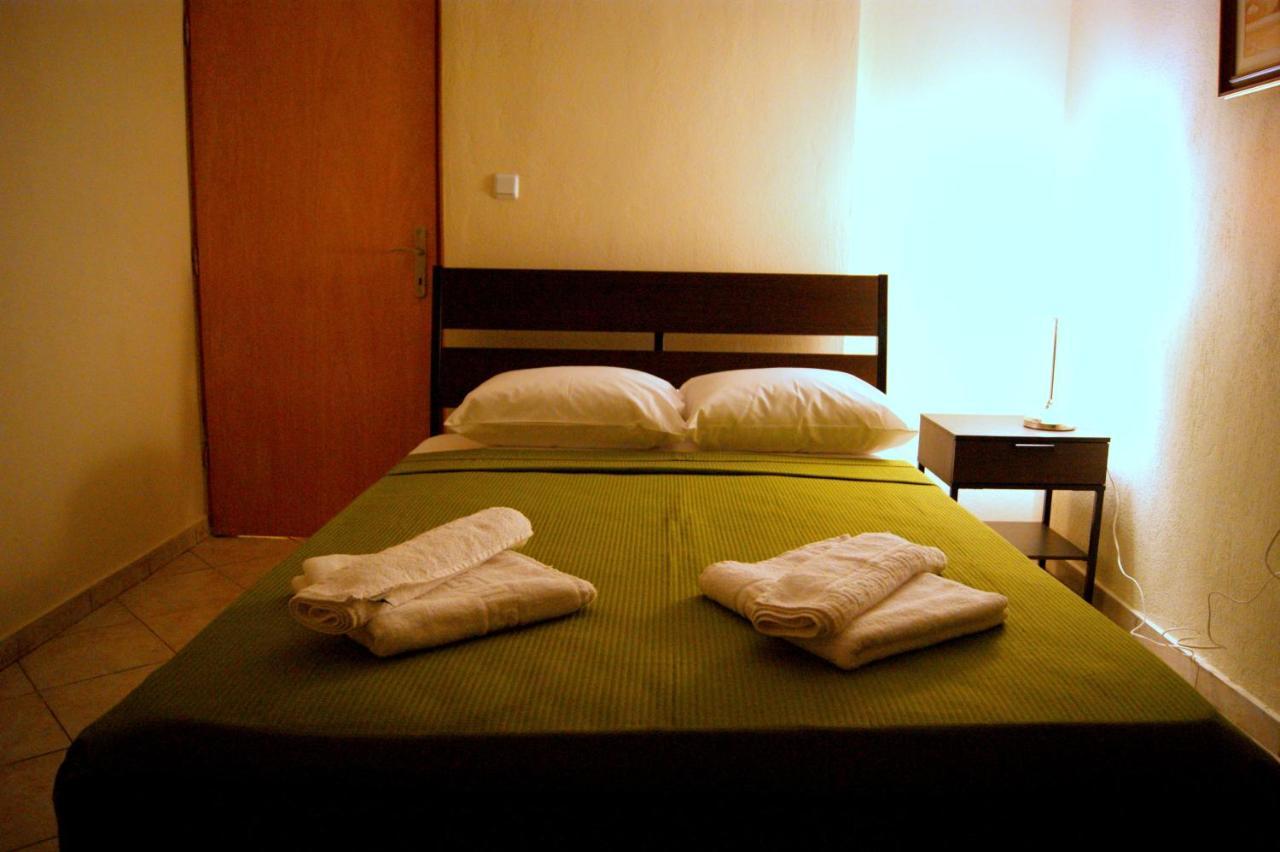Simplicity At Iris Accommodation Psakoudia Phòng bức ảnh