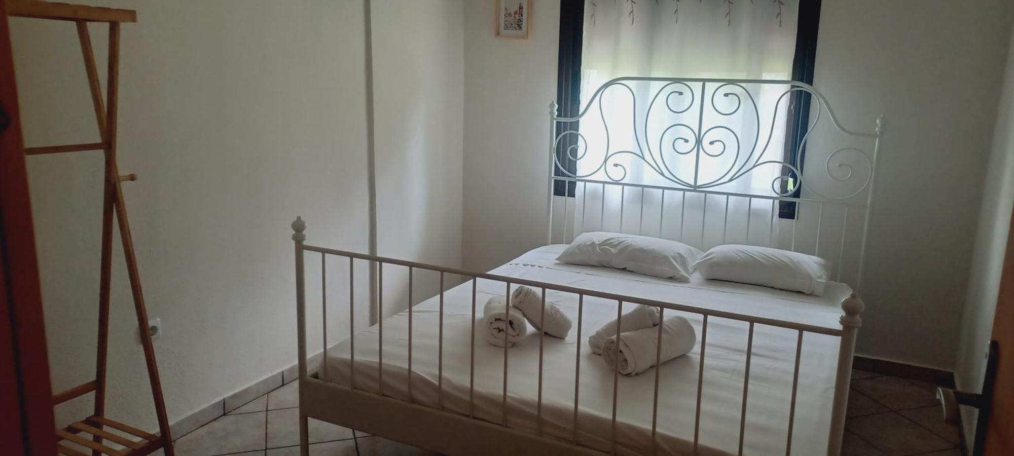 Simplicity At Iris Accommodation Psakoudia Ngoại thất bức ảnh